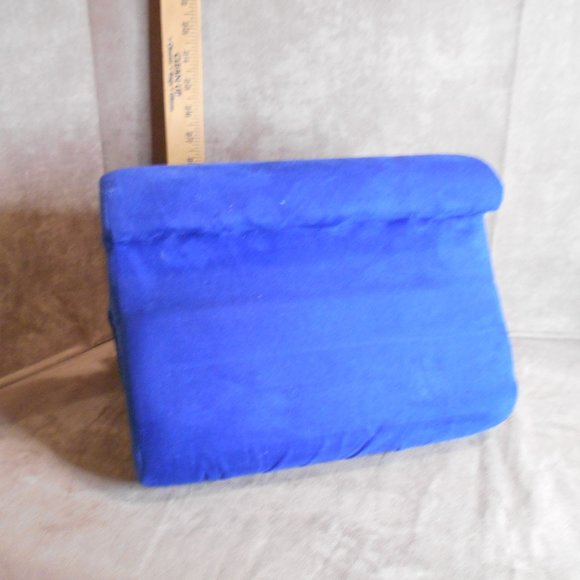 Pillow Pad I-Pad Tablet Holder Blue - Picture 2 of 6
